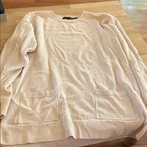 Sweater with pockets